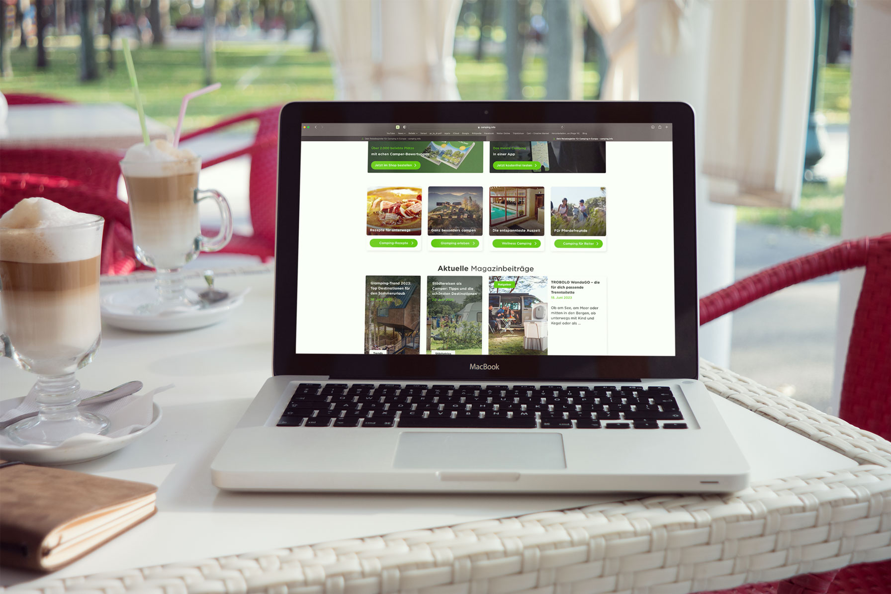 Magazinbeitrag auf camping.info Laptop mit geöffneter Website